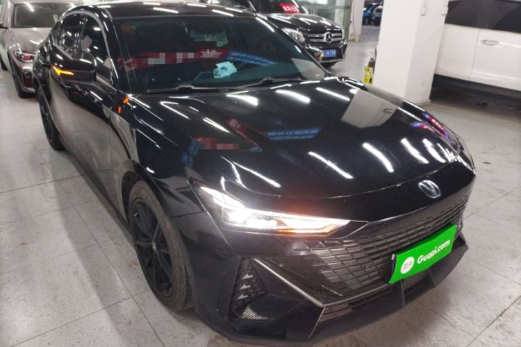 Used Changan UNI-V 2022 1.5T Prestige Version