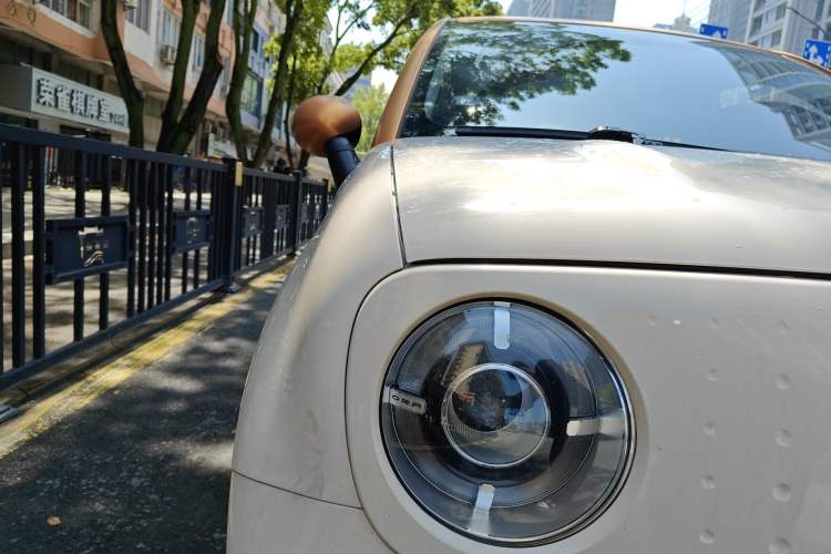 Used ORA Black Cat 2021 351 km Standard Version Right Front Headlight