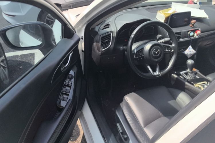 Used Mazda 3 Axela 2019 Cloud-Controlled Version Sedan 2.0L Automatic Luxury Trim China VI Standard