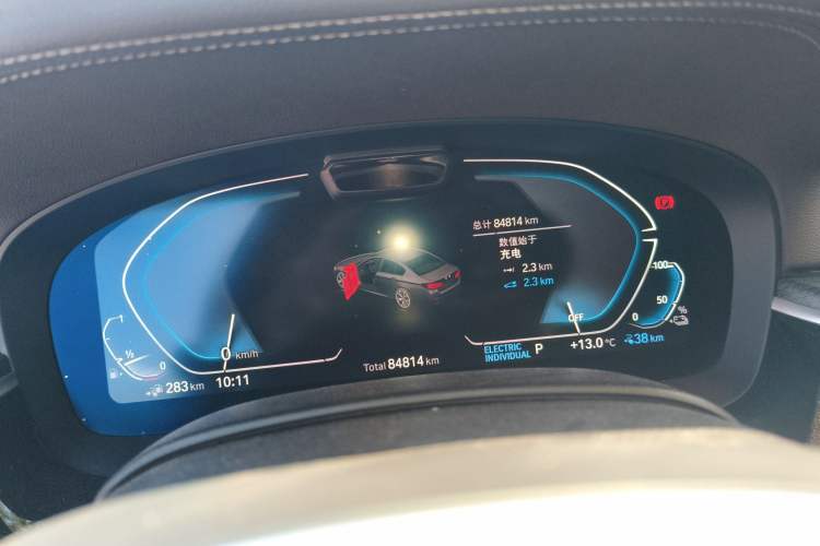 Used BMW 5 Series New Energy 2022 Second Facelift 535Le Pioneer Edition M Sport Package Odometer Close Up