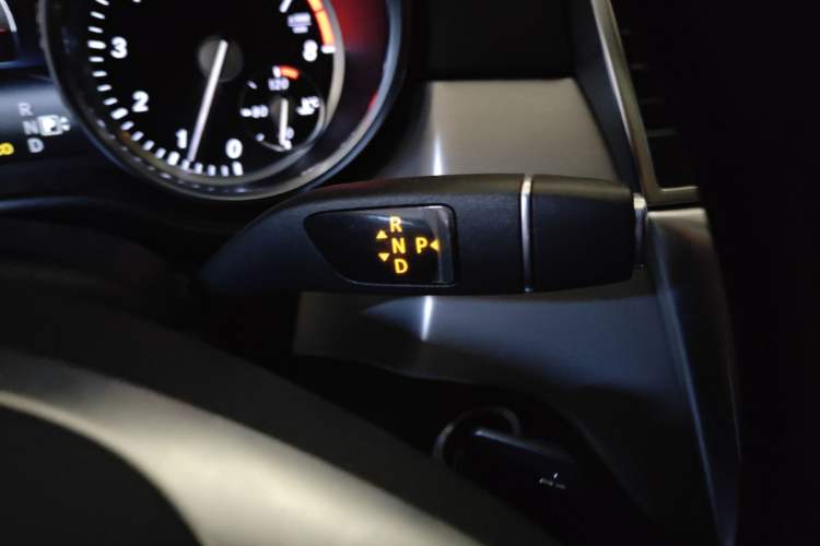 Used Mercedes-Benz M-Class 2015 ML 320 4MATIC Gear Lever