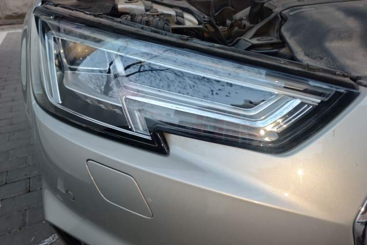 Used Audi A4L 2019 40 TFSI Ambition Version China V Right Front Headlight