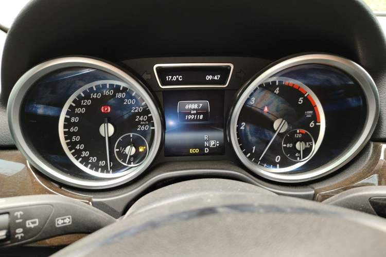 Used Mercedes-Benz M-Class 2014 ML 350 CDI 4MATIC Instrument Cluster