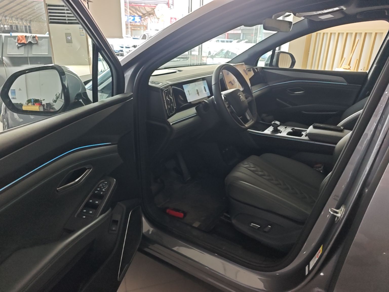BYD Song L DM-i 2025 Intelligent Driving Version 160 km Beyond-Range Type — снимка 18
