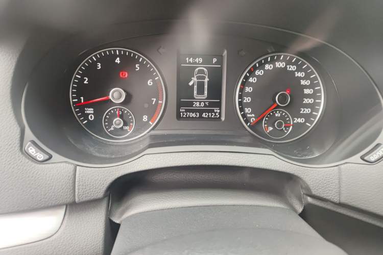 Used Volkswagen Sharan 2018 380TSI Comfort Edition 7-Seater Odometer Close Up