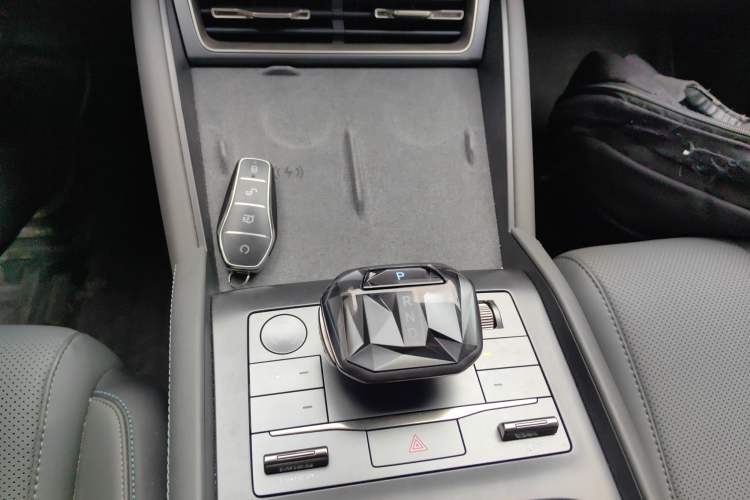 Used BYD Qin L 2025 DM-i Smart Drive 120KM Superior Model
