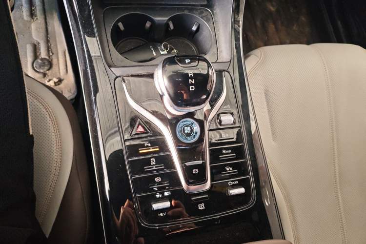 Used BYD Qin PLUS 2024 HONOR Edition DM-i 55KM Leading Model
