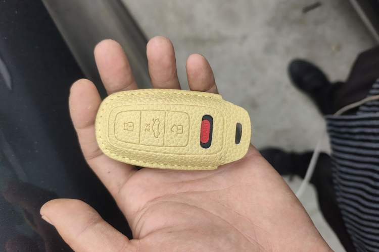 Used Audi Q2L 2021 35 TFSI Progressive Dynamic Edition Vehicle Key