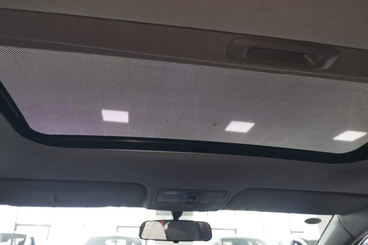 Used Hyundai Verna Ray 2016 1.4L Automatic Leading-Edge GLX