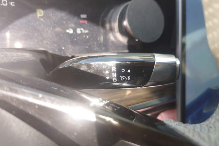 Used NETA S 2023 All-Electric 520 km Range Rear-Drive Version Gear Lever