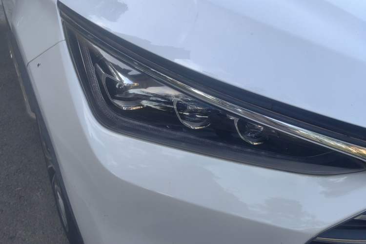 Used BYD Tang 2018 2.0T Automatic SmartConnect Prestige 5-Seater Emission Standard China V Right Front Headlight