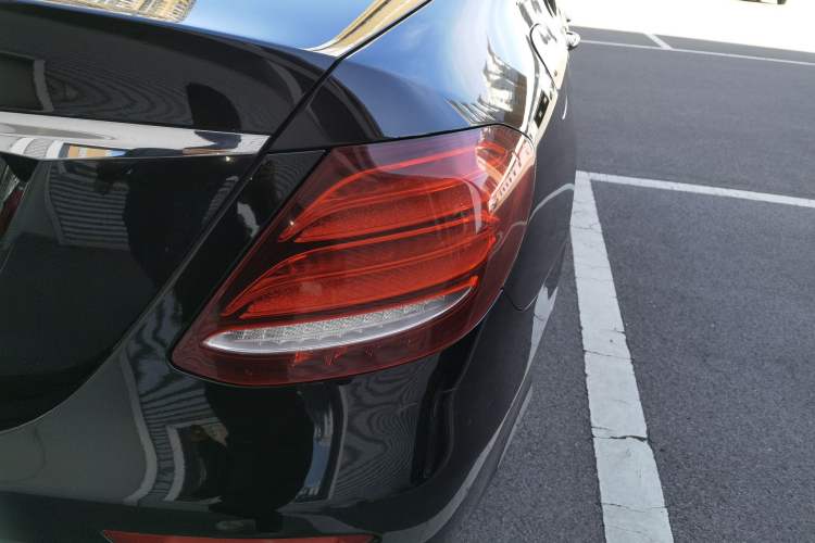 Used Mercedes-Benz E-Class 2019 E 300 L Sporty and Stylish Model Right Rear Taillight