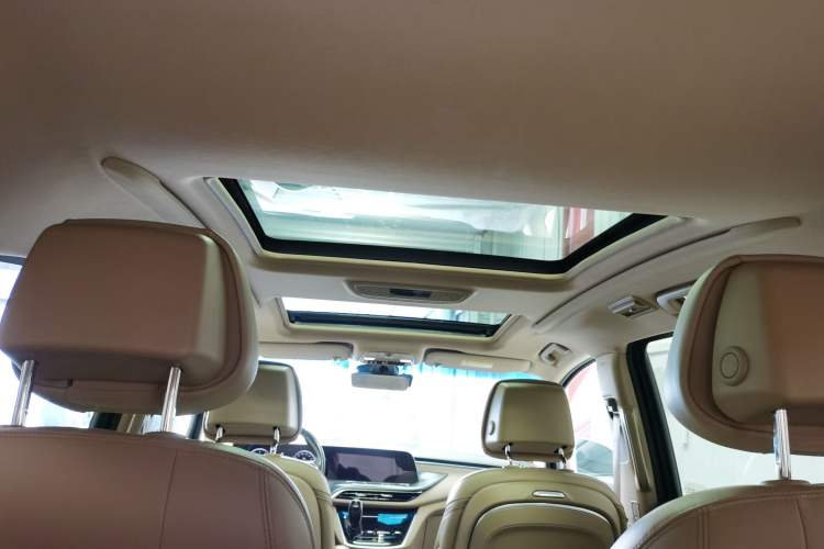 Used Buick GL8 2020 ES Land Cruiser 653T Flagship Model Headliner