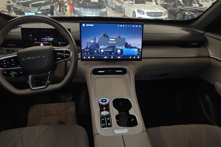 Used Chery Tiggo 8 PLUS 2025 290TGDI DCT Prestige 5-Seater
