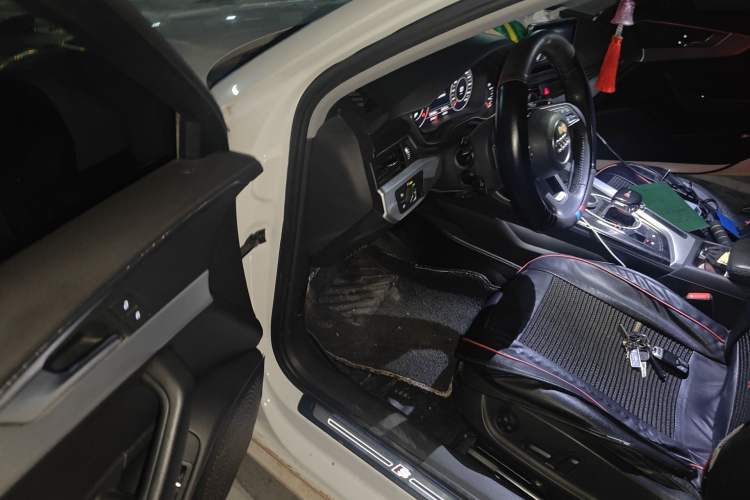 Used Audi A4L 2019 40 TFSI Fashion Version China V Driver Seat