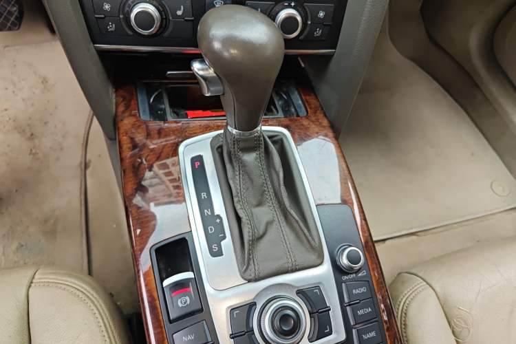 Used Audi A6L 2011 2.4L Technology Edition
