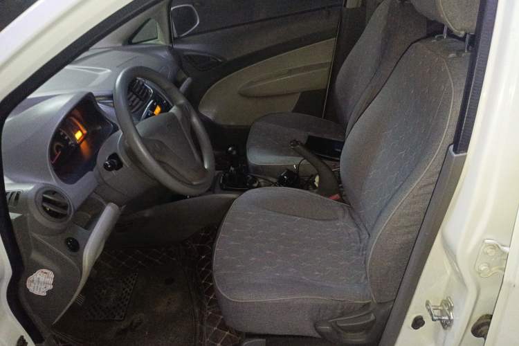 Used Chevrolet Sail 2013 Sedan 1.2L Manual Fashionable Happiness Edition Left Front Seat