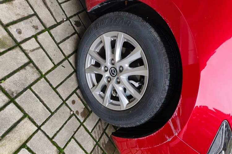 Used Mazda 3 Axela 2014 Hatchback 1.5L Automatic Luxury Model Right Front Wheel Hub