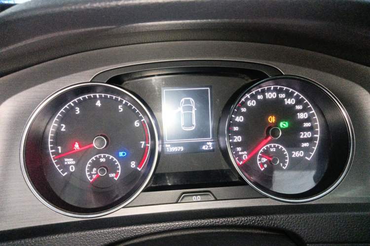 Used Volkswagen Golf 2014 1.4TSI Automatic Comfort Model Instrument Cluster