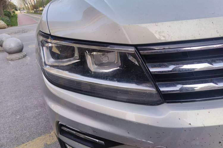 Used Volkswagen Tiguan L 2017 330TSI Automatic Two-Wheel Drive Luxury Edition Right Front Headlight