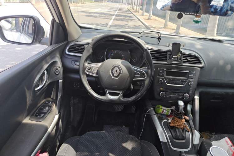 Used Renault Kadjar 2017 2.0L Two-Wheel Drive Comfort Edition Steering Wheel