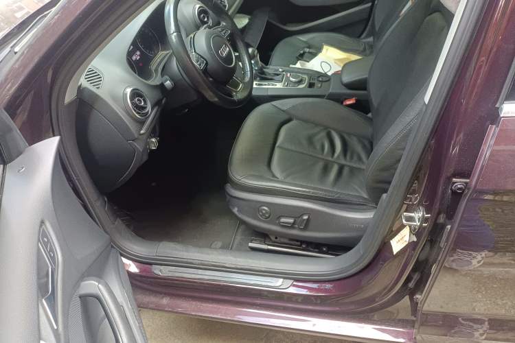 Used Audi A3 2014 Limousine 35 TFSI Automatic Comfort Model
