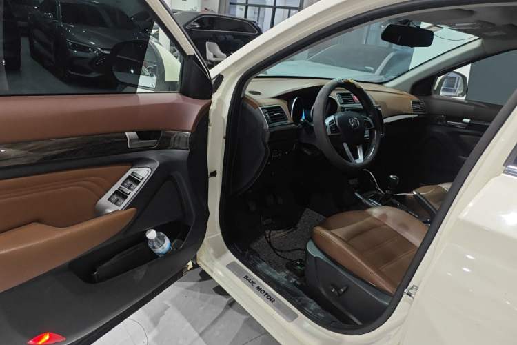 Used BAIC Weiwang S50 2016 1.5T Manual Lede Premium Edition
