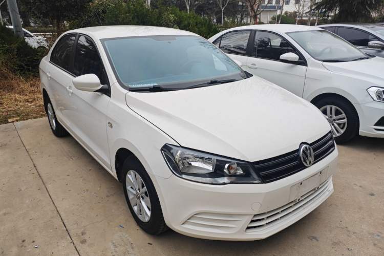Used Volkswagen Jetta 2015 Value Edition 1.6L Manual Fashionable Style
