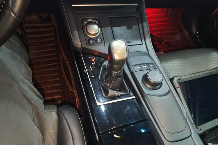 Used Lexus ES 2015 200 Elite Edition Gear Lever