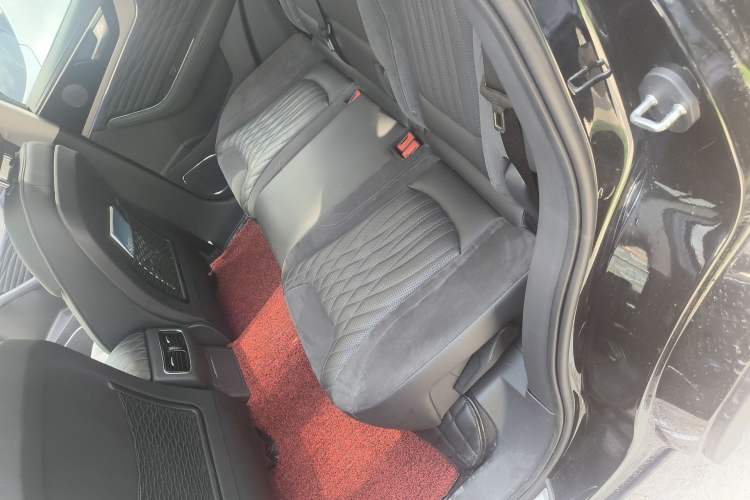 Used Hongqi HS5 2022 2.0T Smart Connect Flagship Edition Left Rear Seat