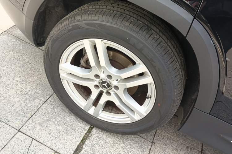 Used Mercedes-Benz GLB 2020 GLB 200 Dynamic Edition Right Rear Wheel Hub