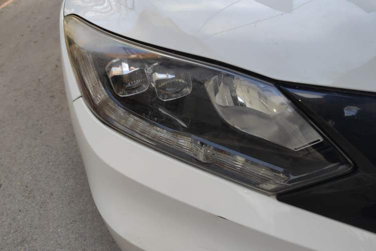 Used Honda Vezel 2017 1.8L CVT Front-Wheel Drive Pioneer Edition Right Front Headlight