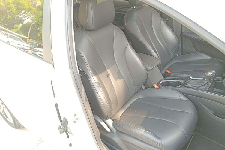 Used Roewe i5 2019 1.5L Automatic 4G Connected Langhao Edition