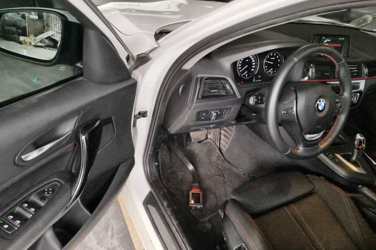 Used BMW 1 Series 2018 118i Sport Design Package
