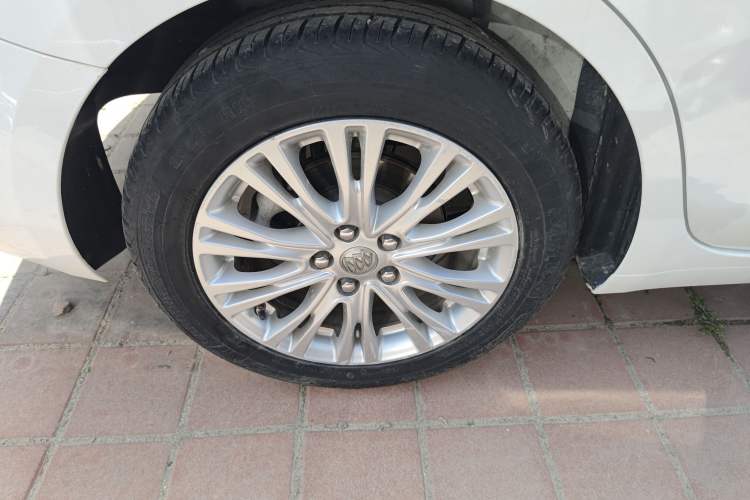 Used Buick GT 2017 15N Automatic Elite Version Right Rear Wheel Hub