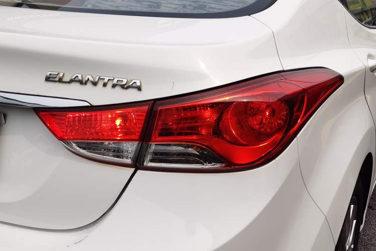 Used Hyundai Elantra (5th Generation / Langdong) 2015 1.6L Automatic Fashion Model