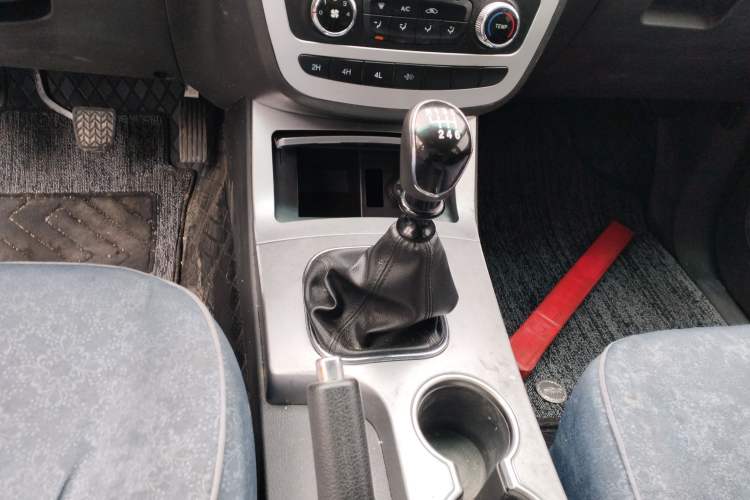 Used JAC Group T6 2020 2.0T Diesel 4x4 Elite Long Wheelbase China VI Standard HFC4DB2-2E Gear Lever