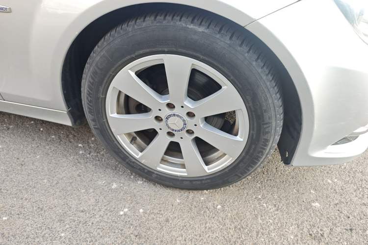 Used Mercedes-Benz C-Class 2011 C 180K Classic model Right Front Wheel Hub