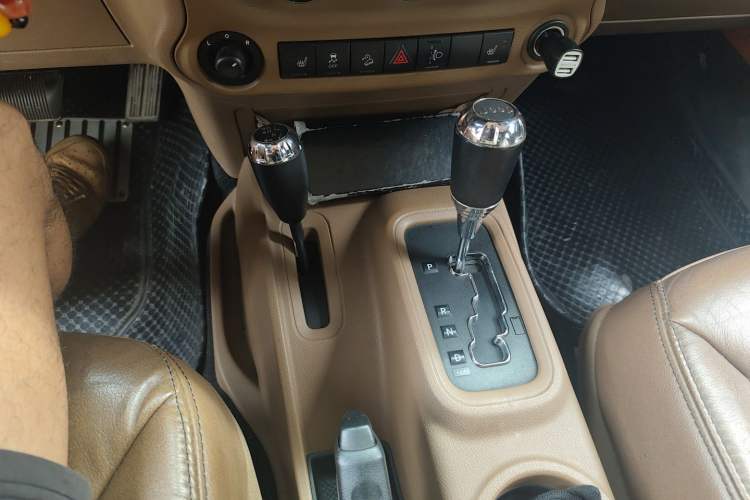 Used Jeep Wrangler 2013 3.6L Sahara Four-Door Edition
