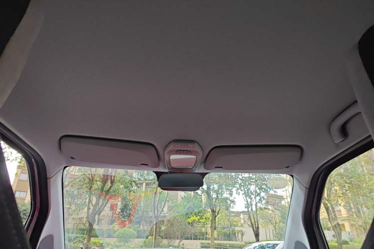 Used Baojun E200 2018 Smart Enjoy Edition
