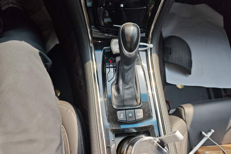 Used Cadillac ATS-L 2017 28T Tech Edition Gear Lever