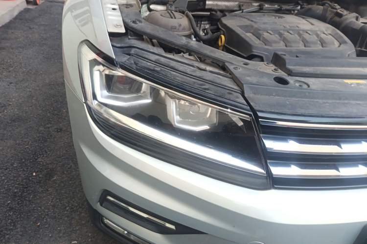 Used Volkswagen Tiguan L 2018 330TSI Automatic Two-Wheel Drive Luxury Edition Right Front Headlight