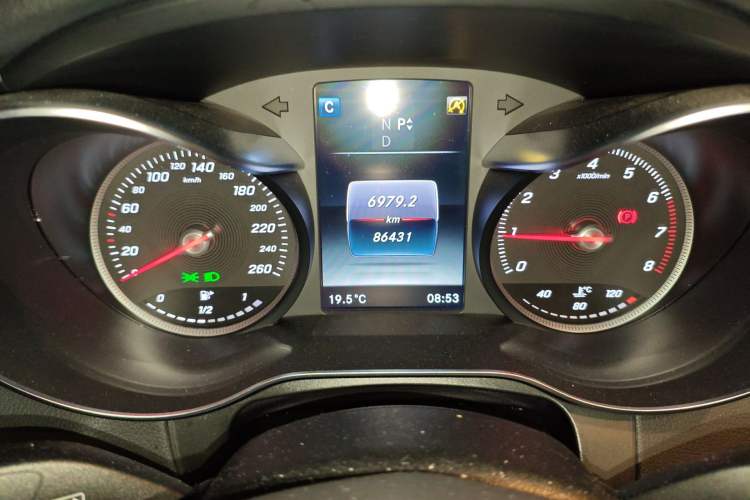 Used Mercedes-Benz GLC 2019 GLC 260 L 4MATIC Luxury Model Instrument Cluster