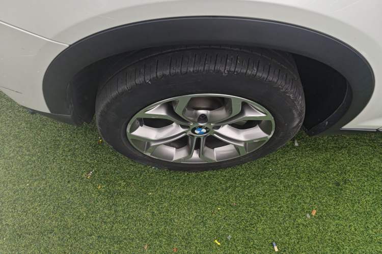 Used BMW X3 2014 xDrive20i X Design Package Left Front Wheel Hub