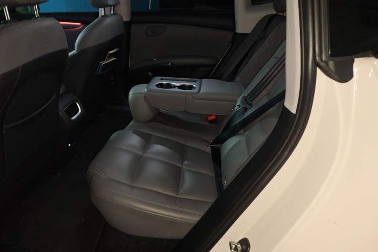 Used IM LS6 2023 Max Standard Edition Interior 4