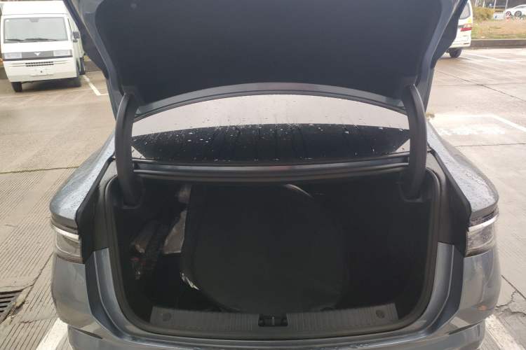 Used BYD Seal 2023 DM-i 1.5T 121km Prestige Model
