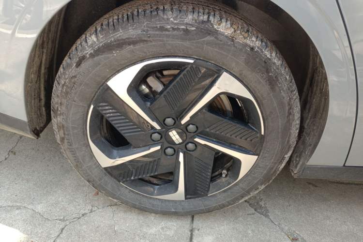 Used Geely Galaxy L6 2024 125km PLUS Dragon Edition
