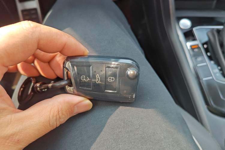 Used Volkswagen Tiguan L 2022 330TSI Automatic Two-Wheel Drive R-Line Enhanced Edition