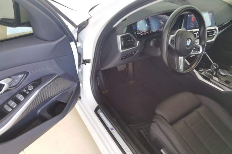 Used BMW 3 Series 2021 320Li M Sport Package Interior 3