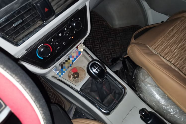 Used Jinbei New Hiace S 2023 1.5L Wealth Edition Passenger Van 5/6/7-Seater Non-Air-Conditioned Version SWC15M